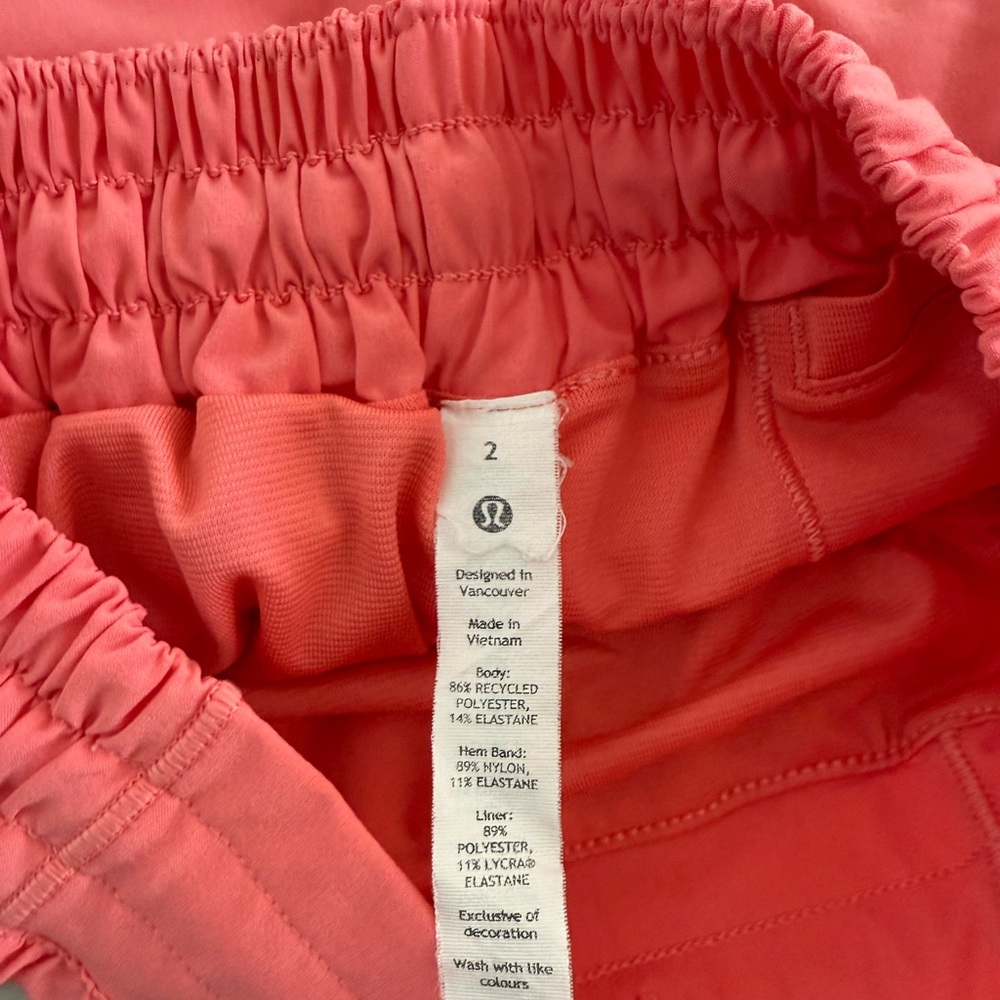 Lululemon Hotty Hot 4โ Shorts Raspberry Cream - Picture 6 of 7